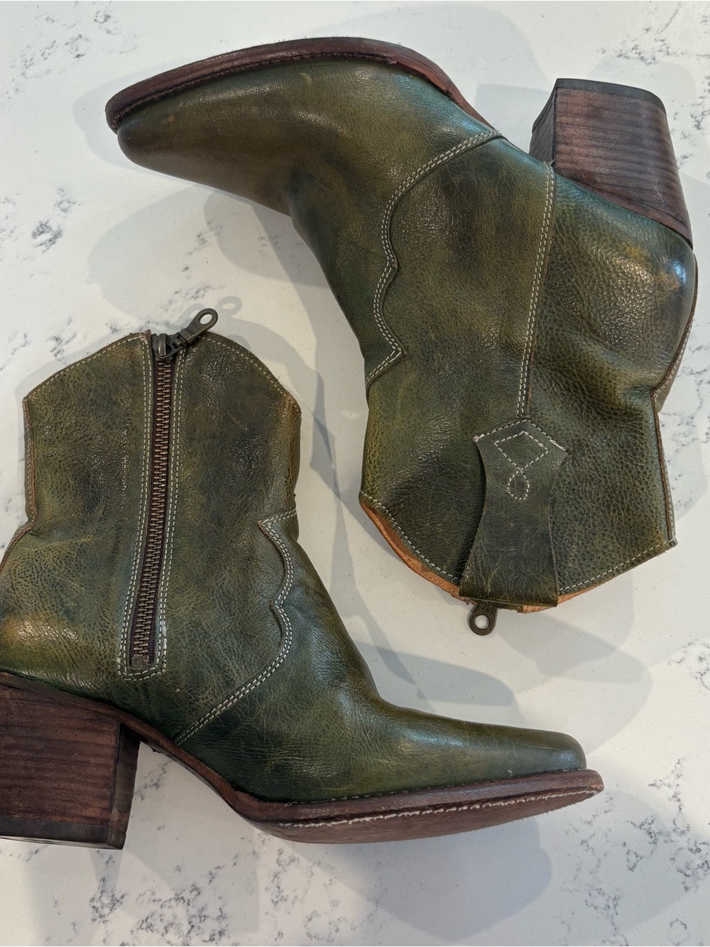 OakTree Farms Olive Green
100% Leather crafted Victorian western boots